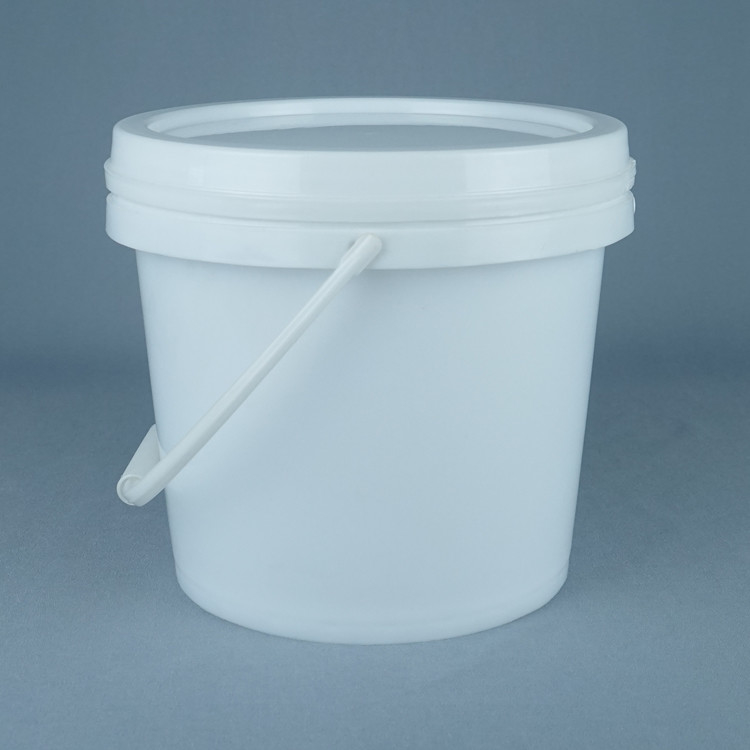 2 Gallon Round Plastic Bucket With Lid And Handle