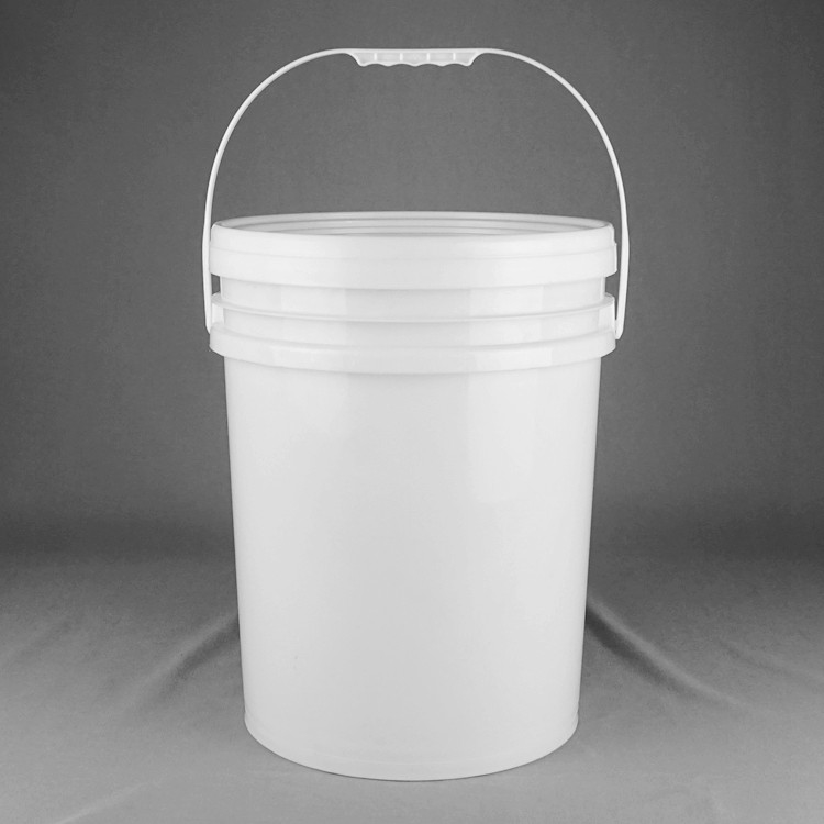 20L Lube Plastic Packing Bucket With Oil Nozzle , Lid And Arm Link