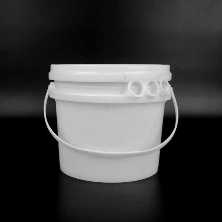 1 Gallon 19*17*17.2cm Round Plastic Bucket White With Plastic Handle