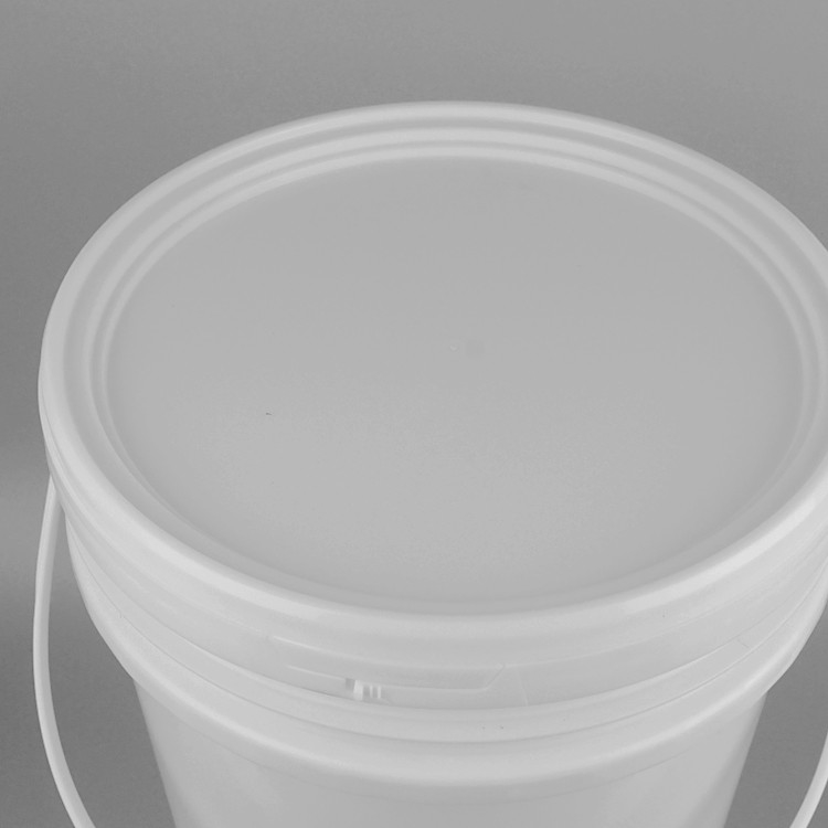 5 Gallon Stackable Plastic Buckets with UV Resistant Lid