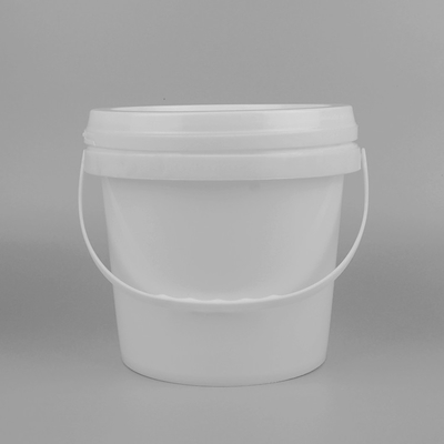 Sturdy Plastic Painting Vessel with Pouring Spout