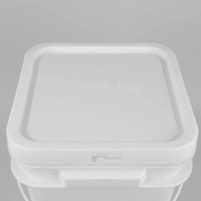 2KG Plastic Paint Bucket with Pouring Spout and Leakproof Design